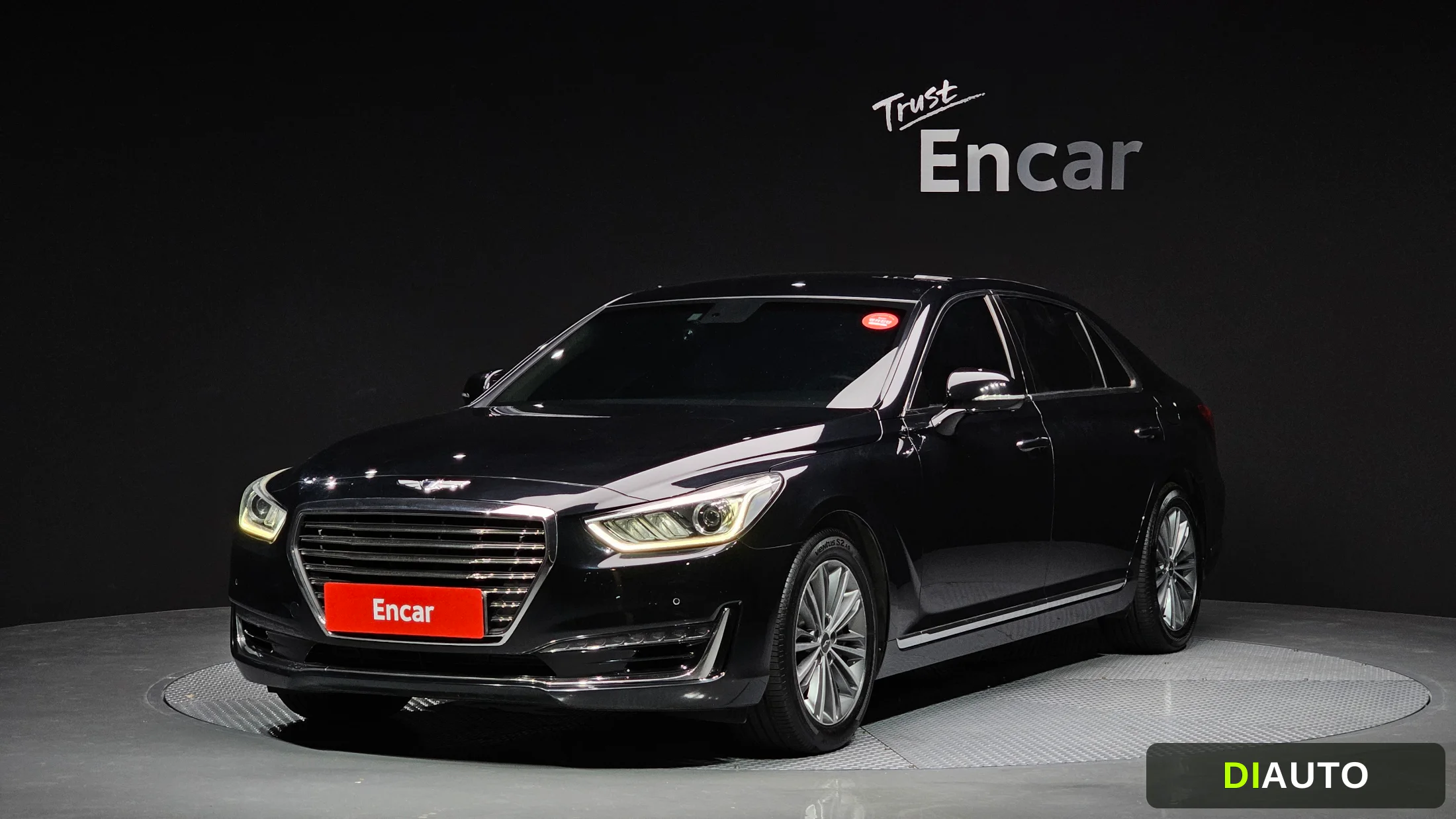 Genesis EQ900