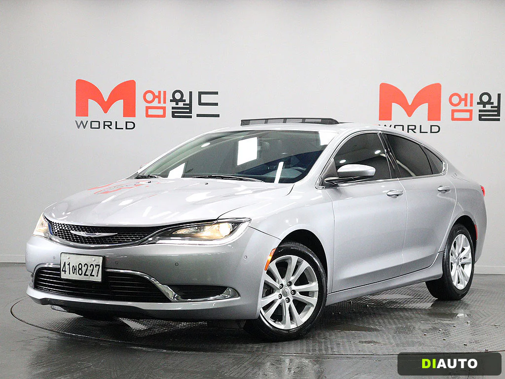 Chrysler 200