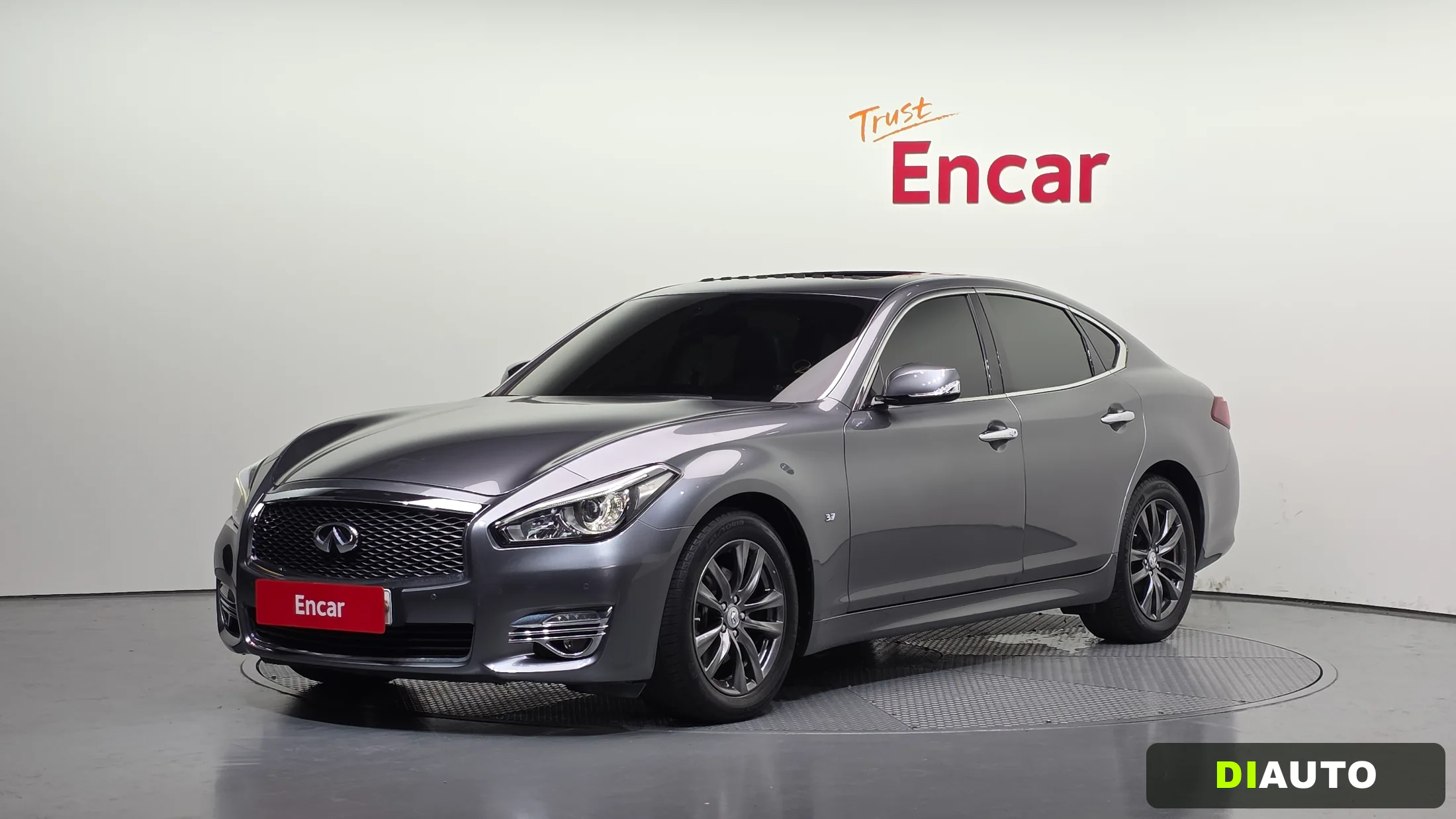 Infiniti Q70