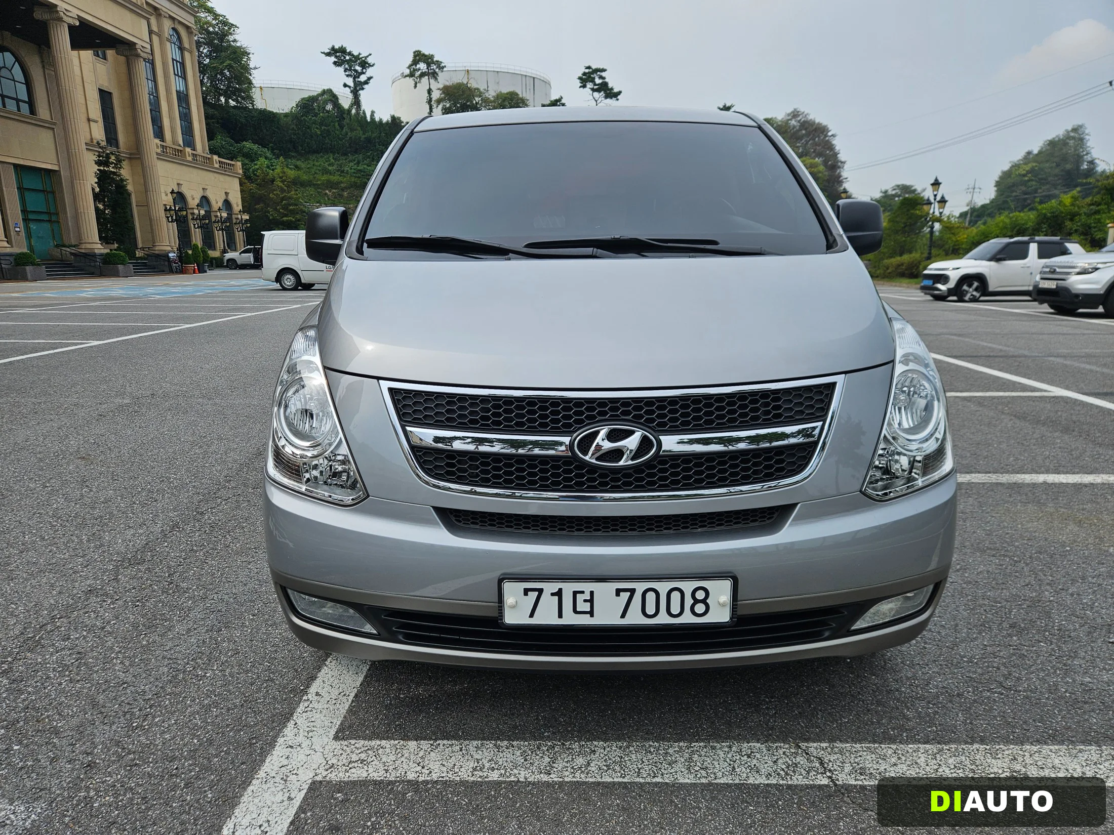 Hyundai Starex