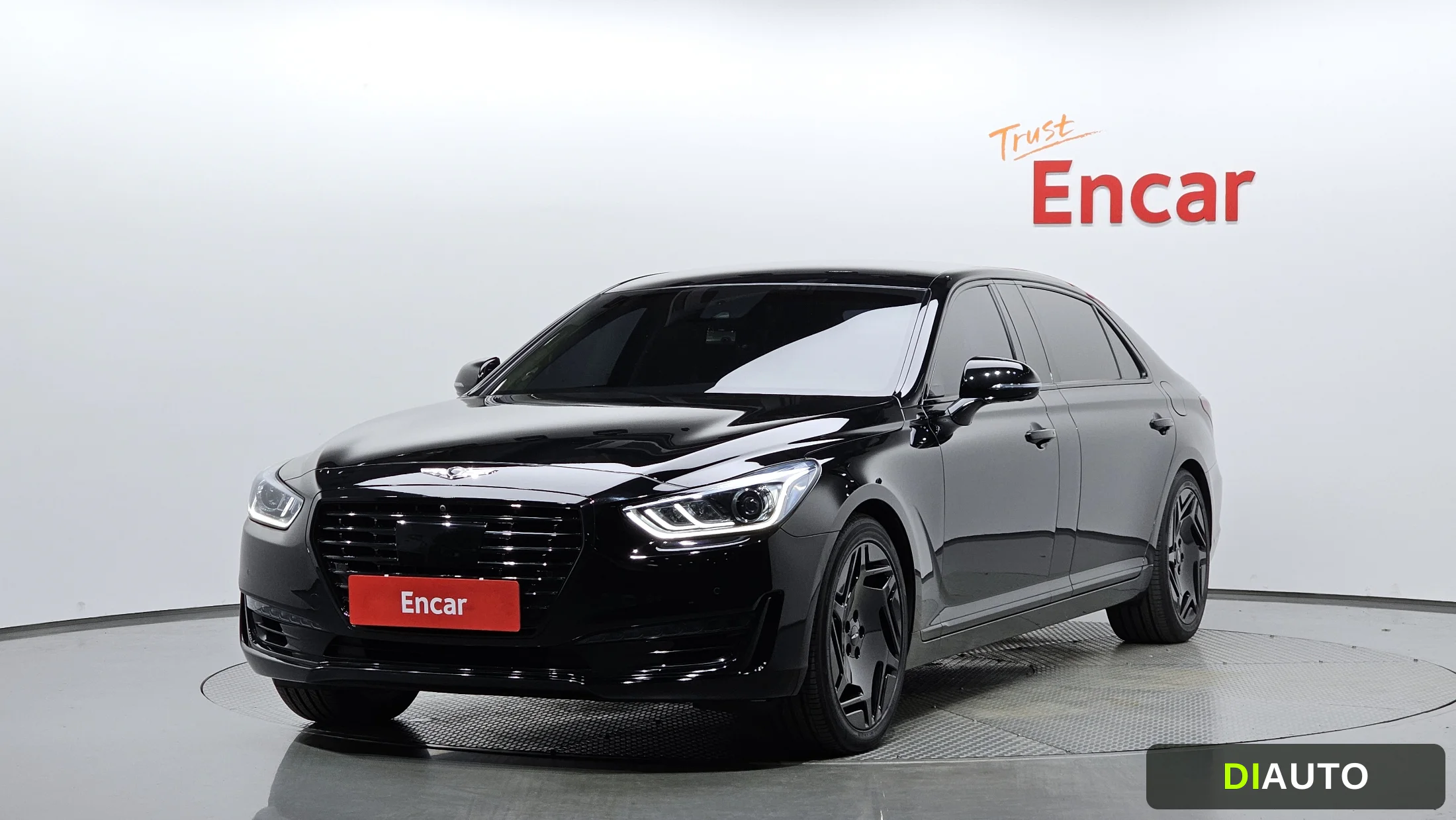 Genesis EQ900