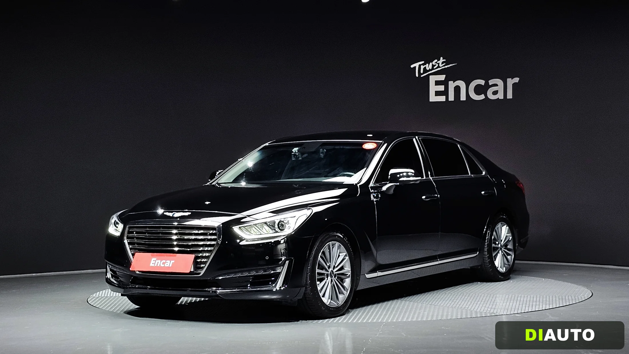Genesis EQ900