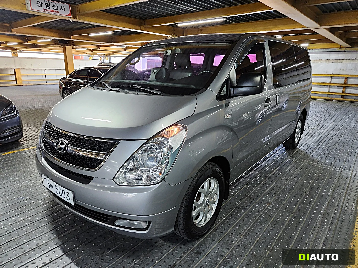 Hyundai Starex