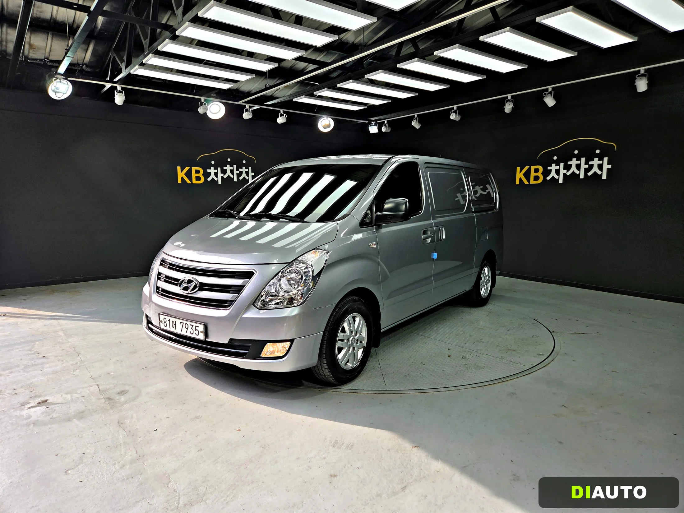 Hyundai Starex