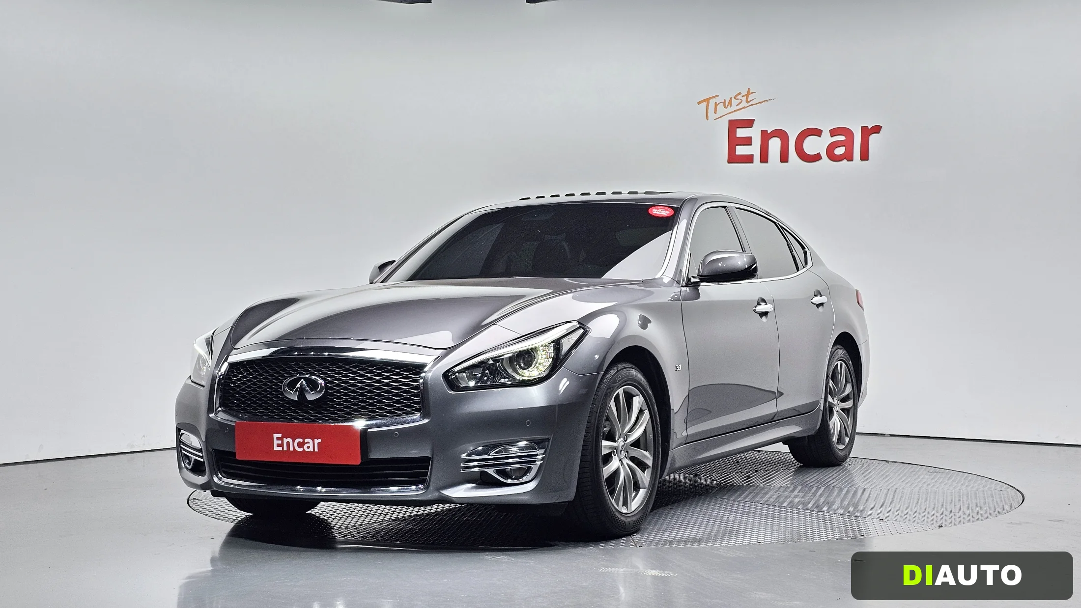 Infiniti Q70