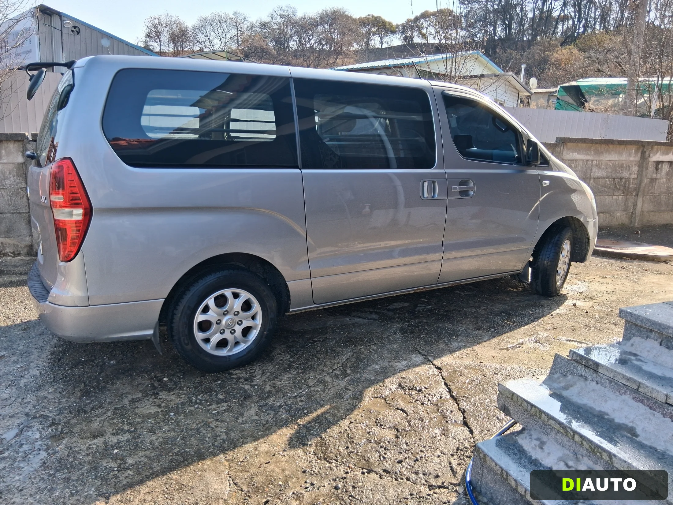 Hyundai Starex