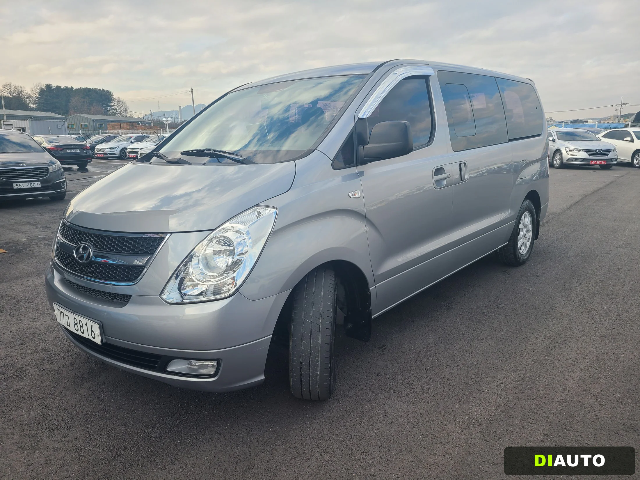 Hyundai Starex