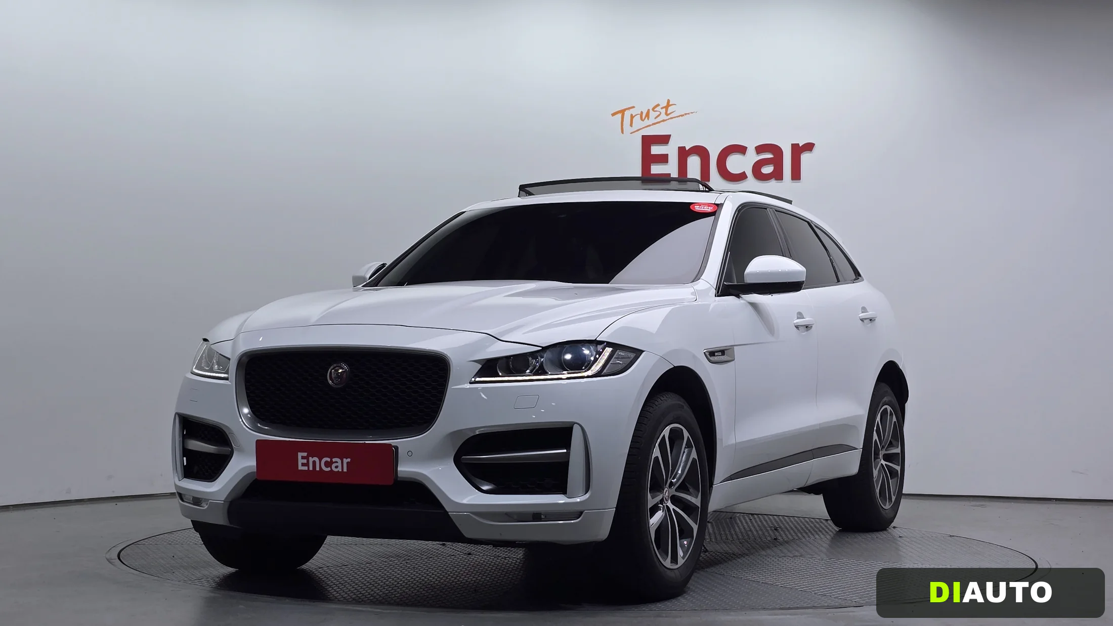 Jaguar F-PACE