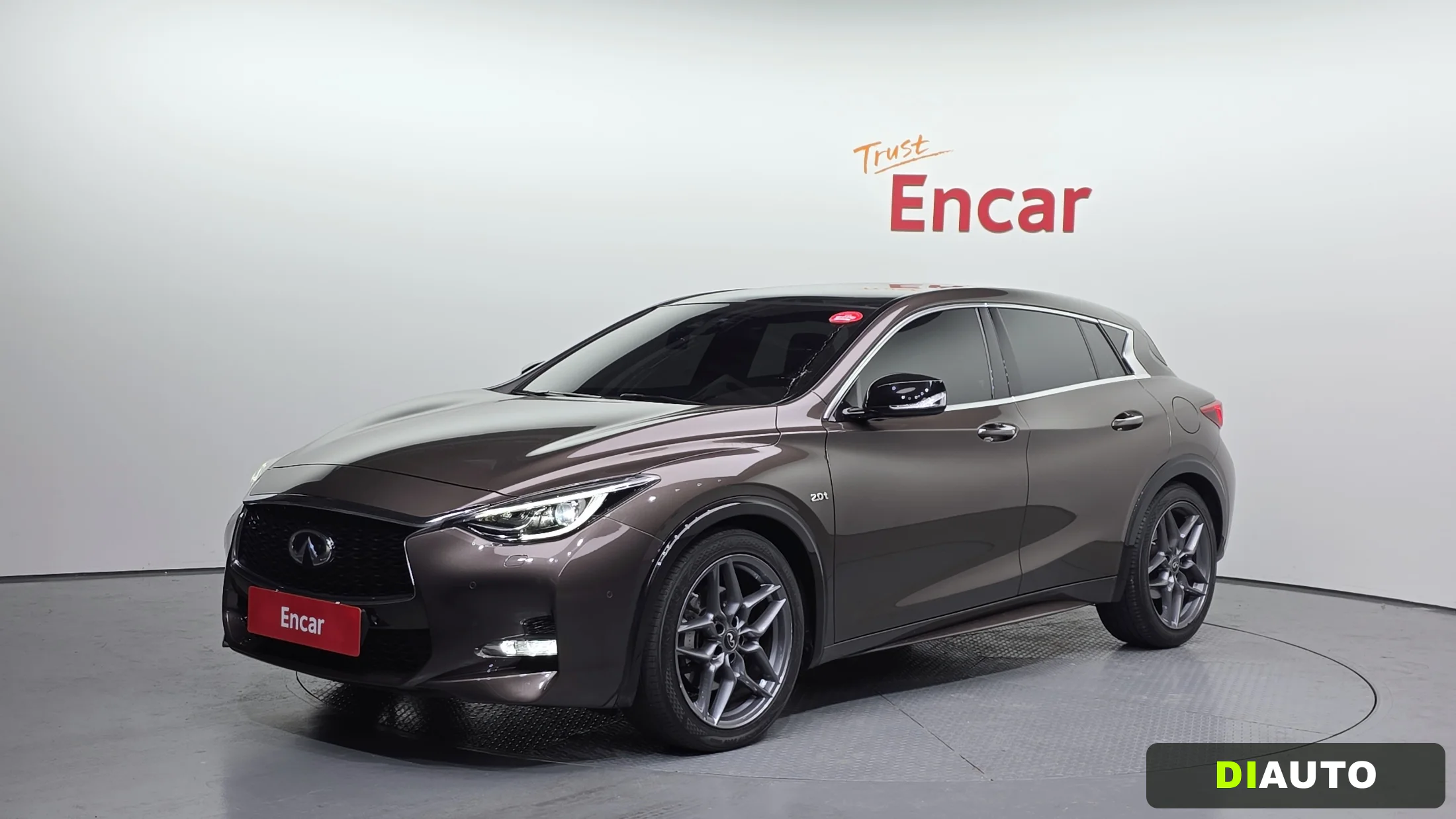 Infiniti Q30