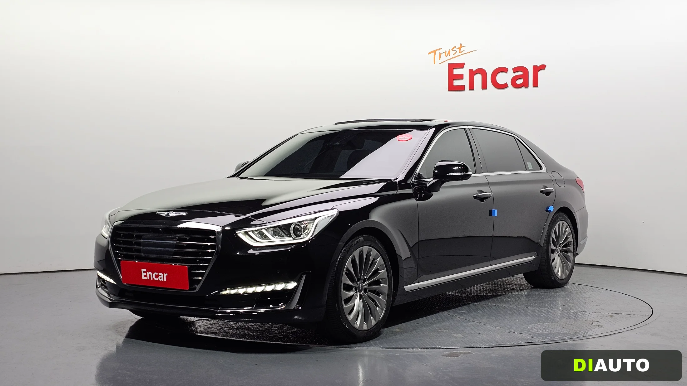 Genesis EQ900