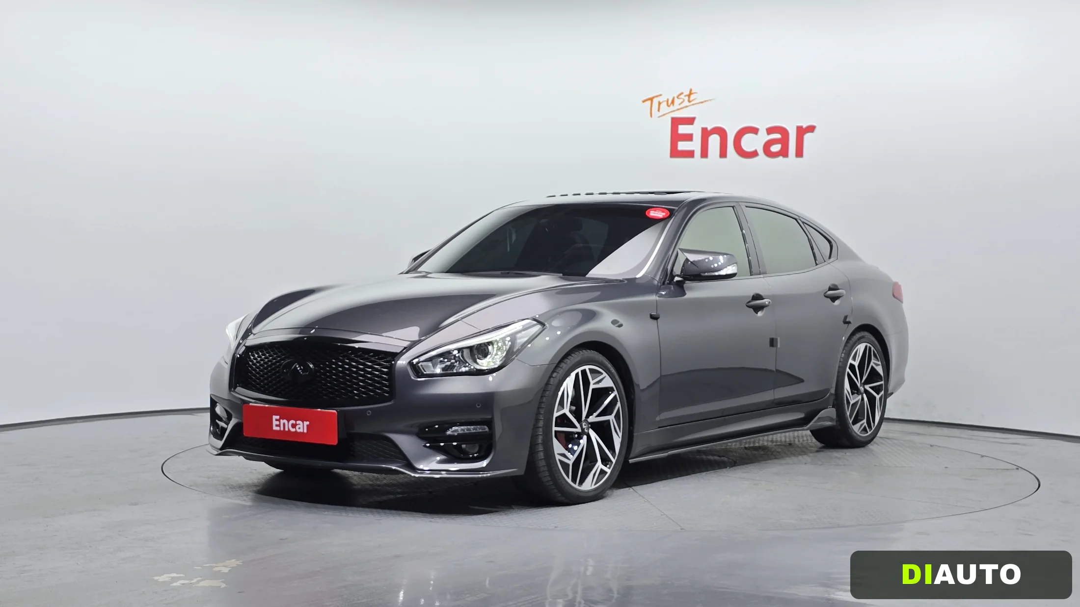 Infiniti Q70