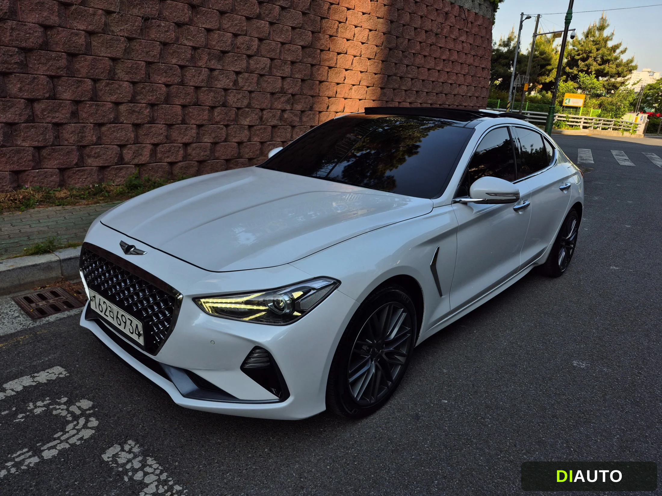Genesis G70
