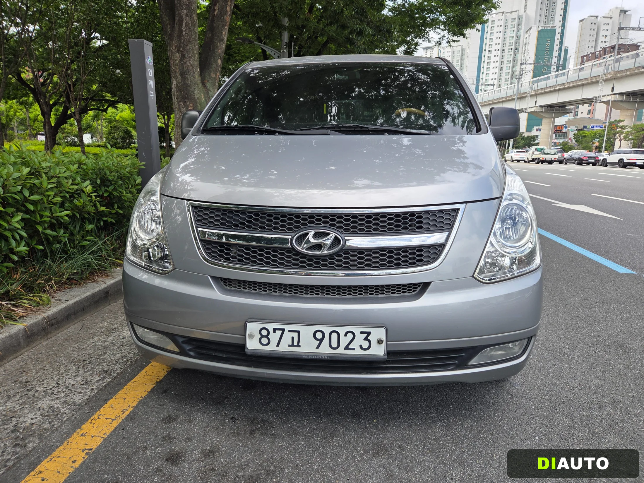 Hyundai Starex