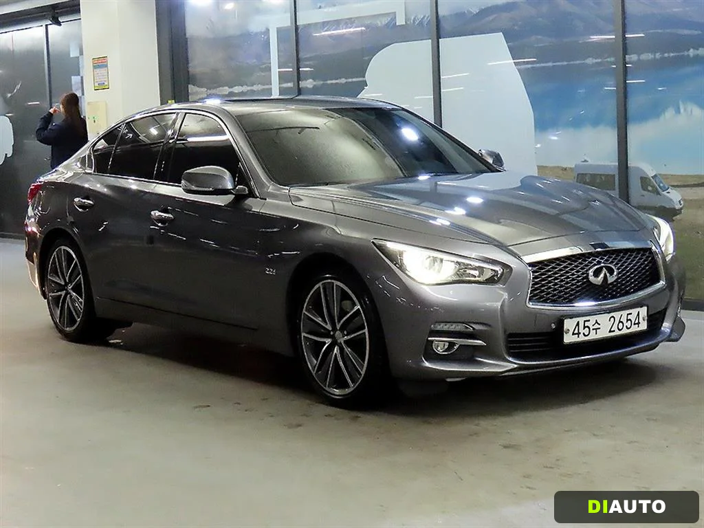 Infiniti Q50