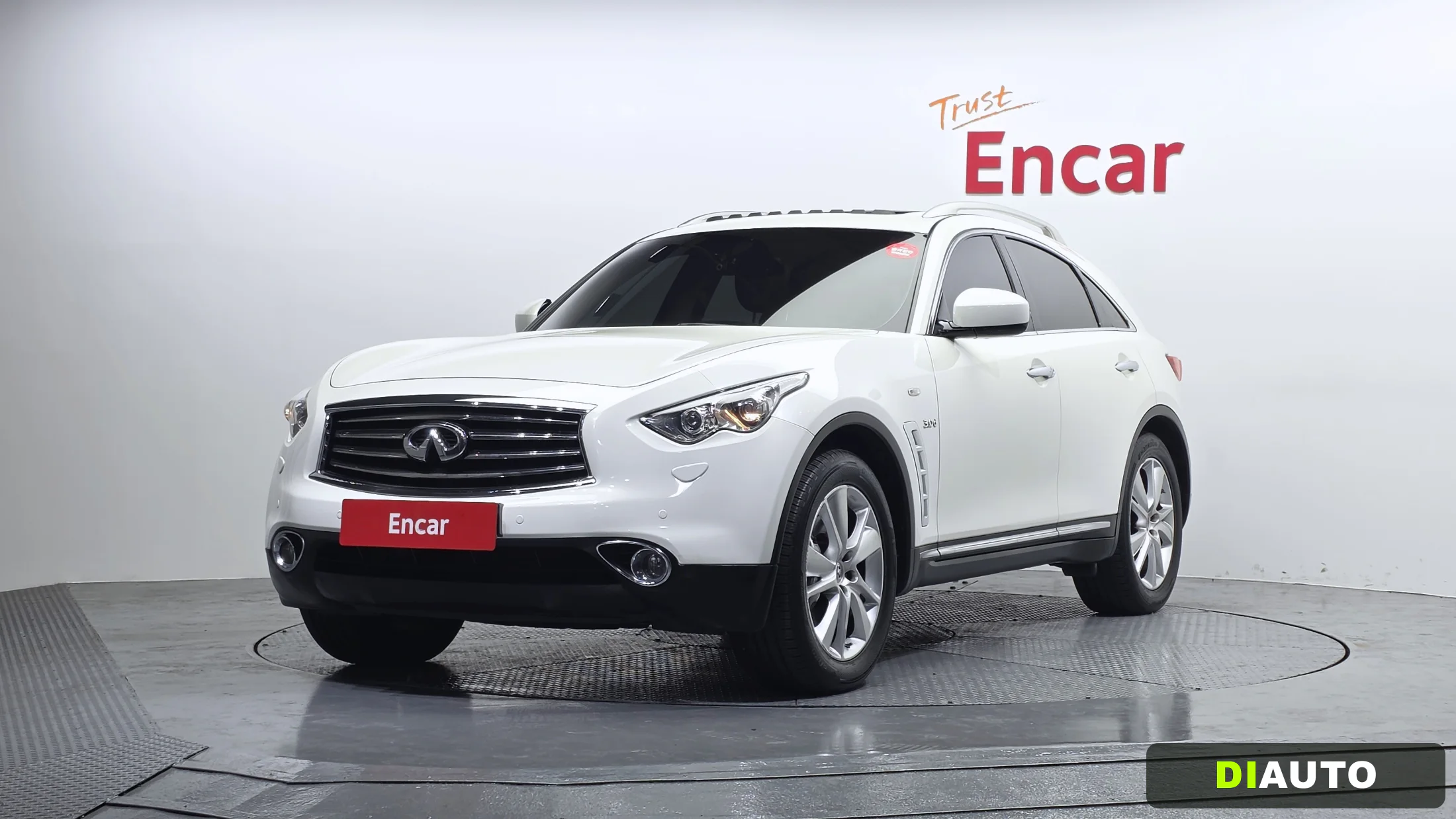 Infiniti QX70