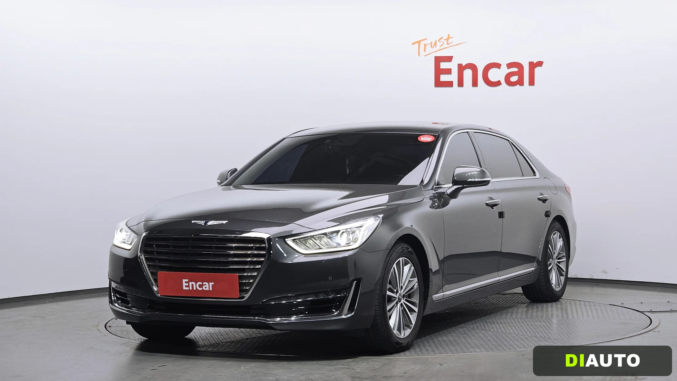 Genesis EQ900