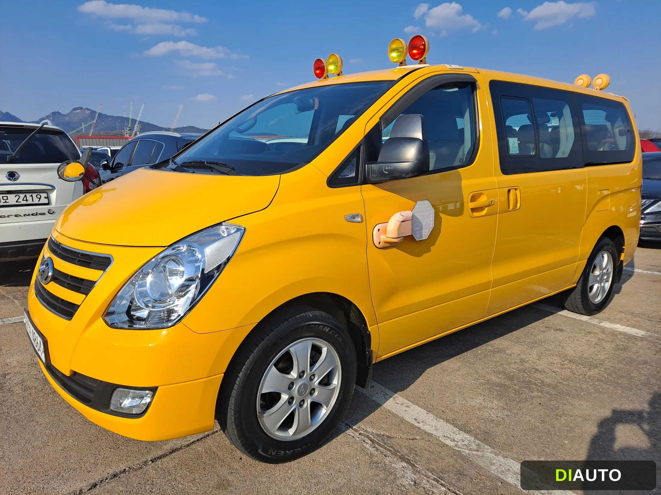 Hyundai Starex