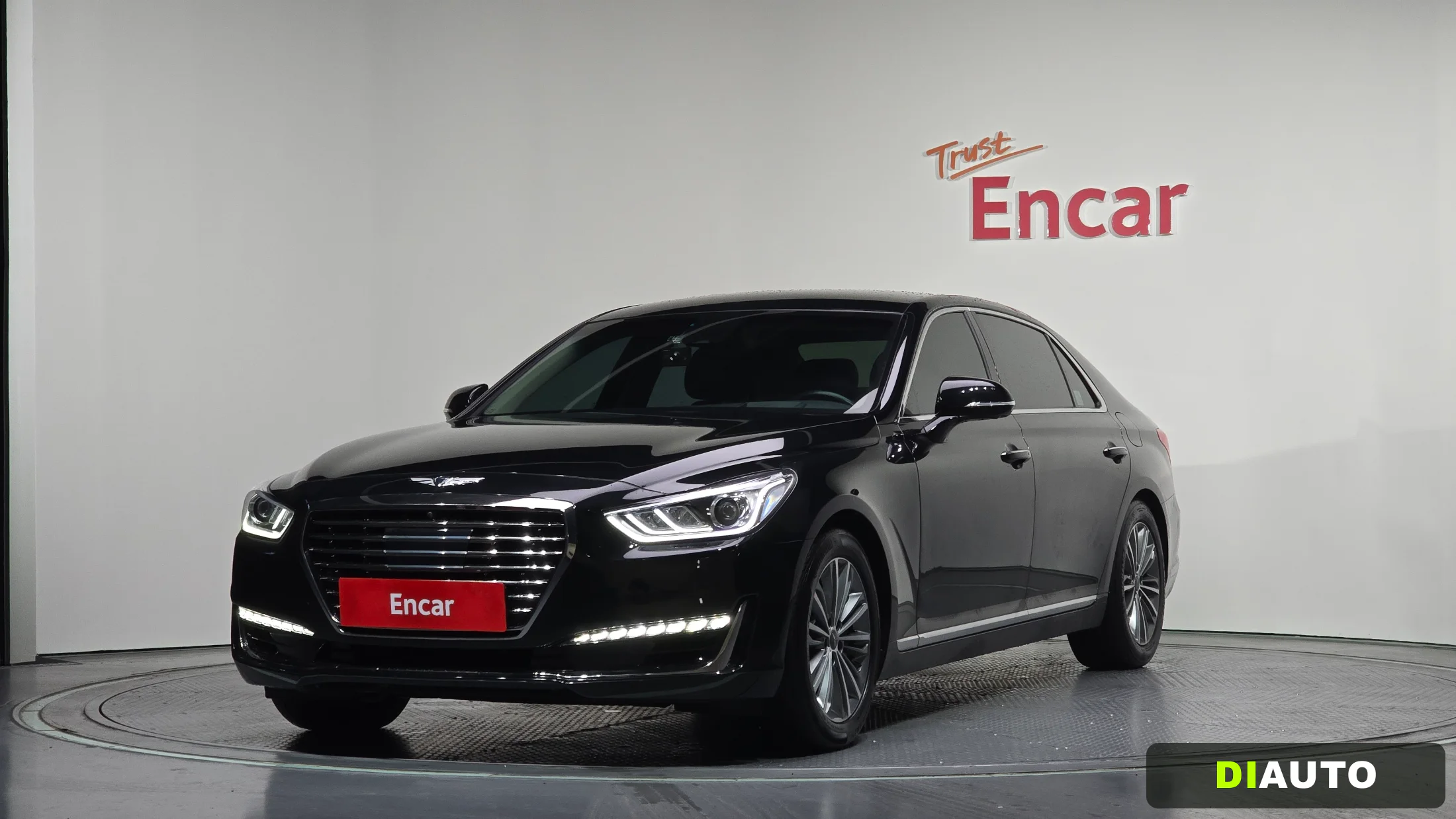 Genesis EQ900