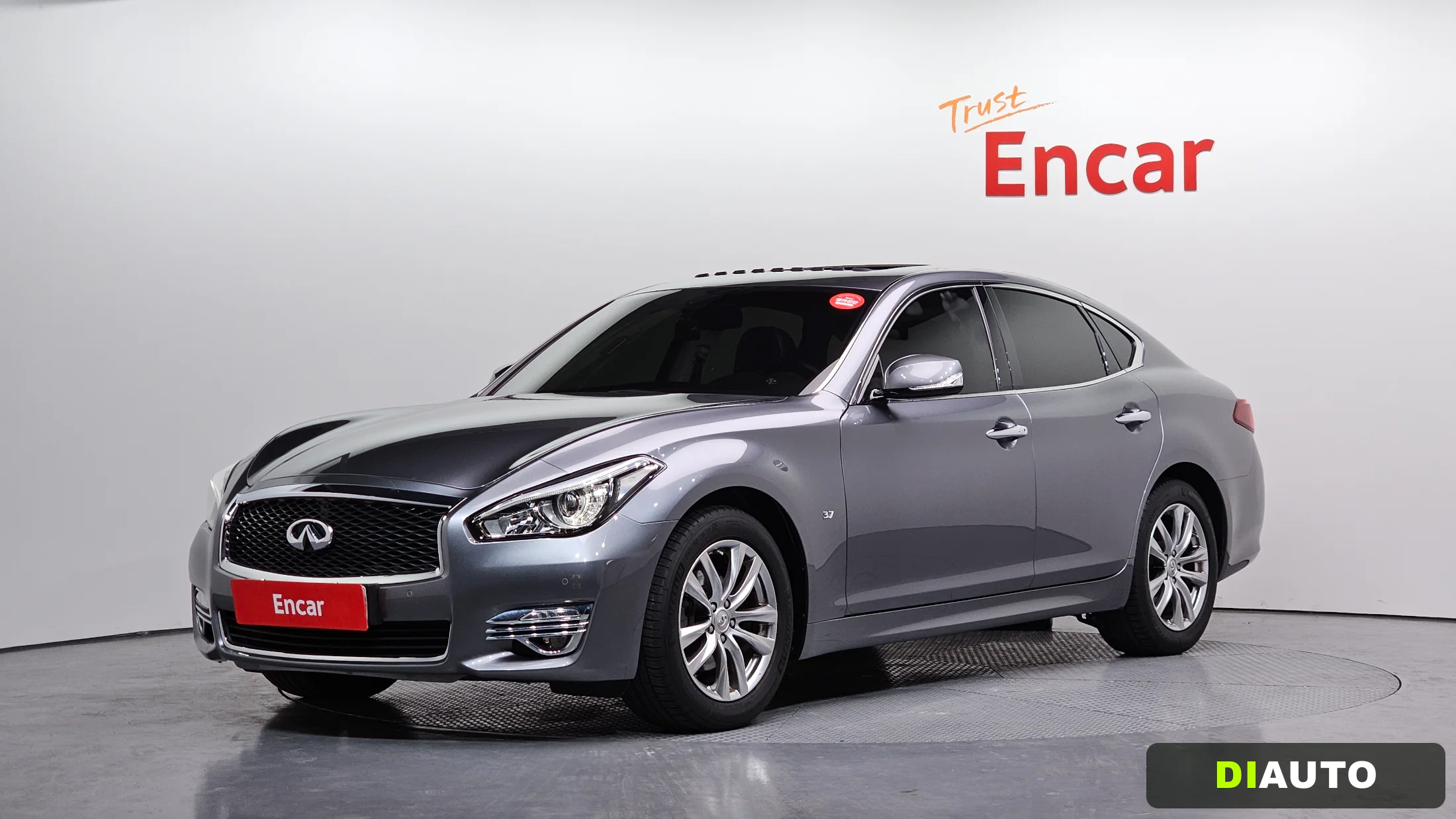 Infiniti Q70