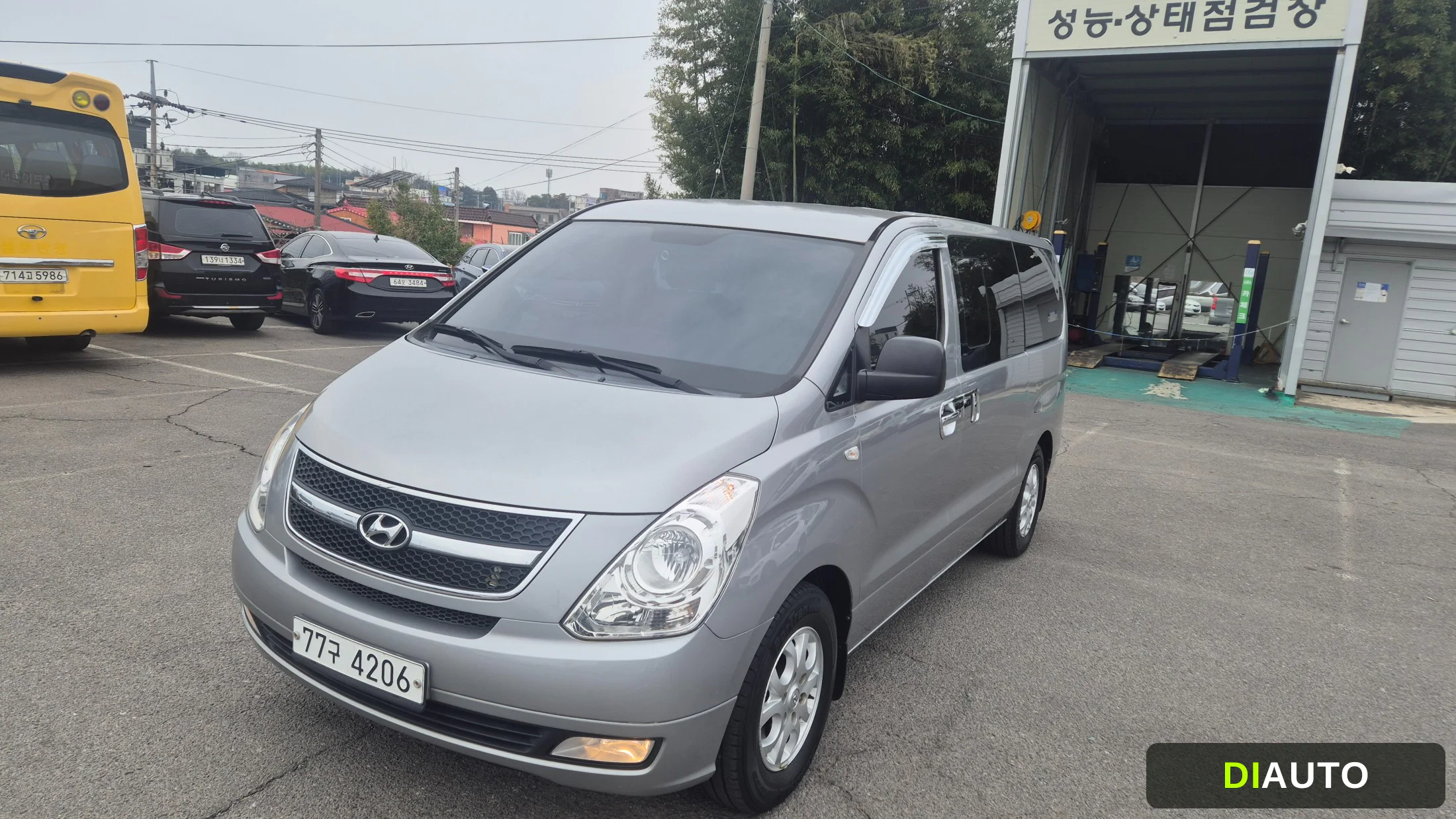 Hyundai Starex