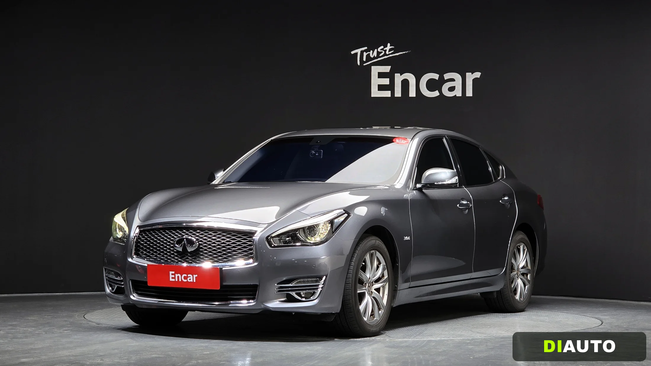 Infiniti Q70