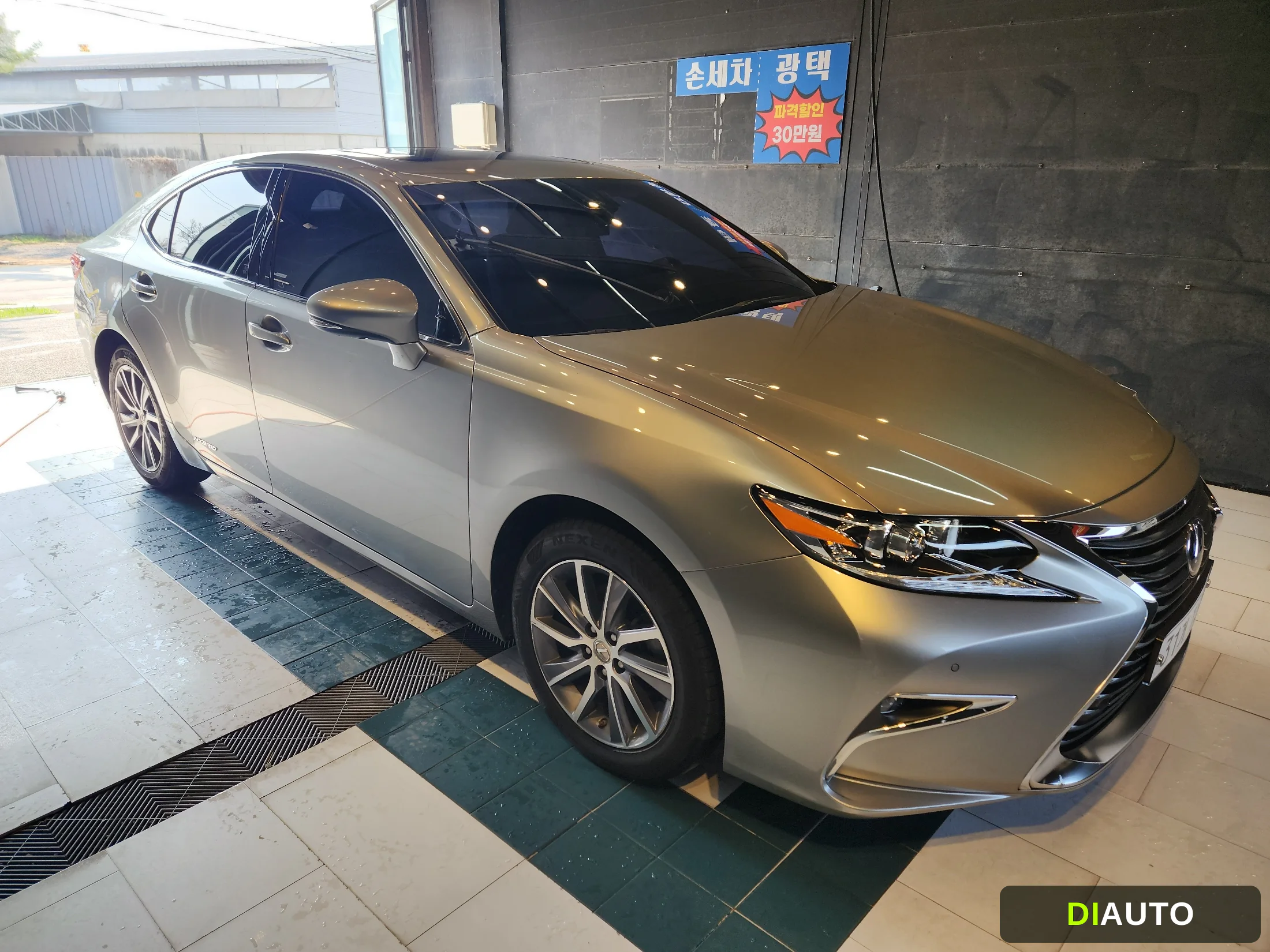 Lexus ES