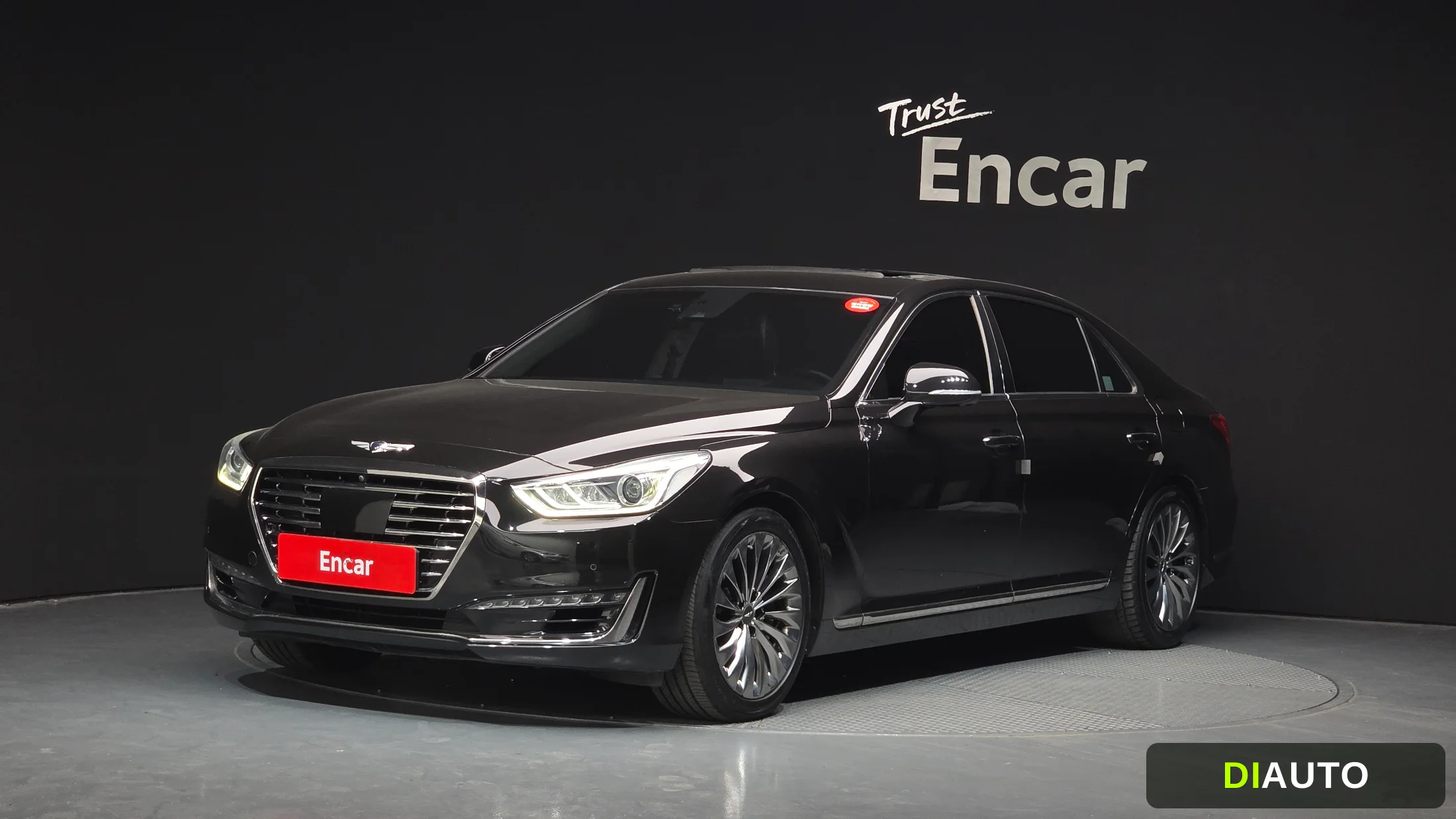 Genesis EQ900