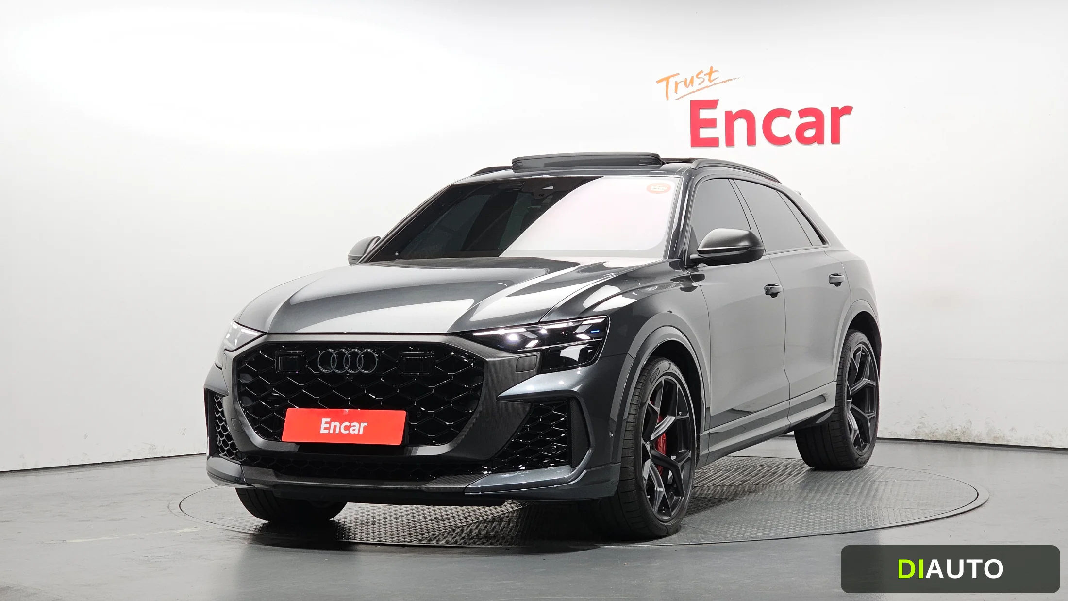 Audi RSQ8