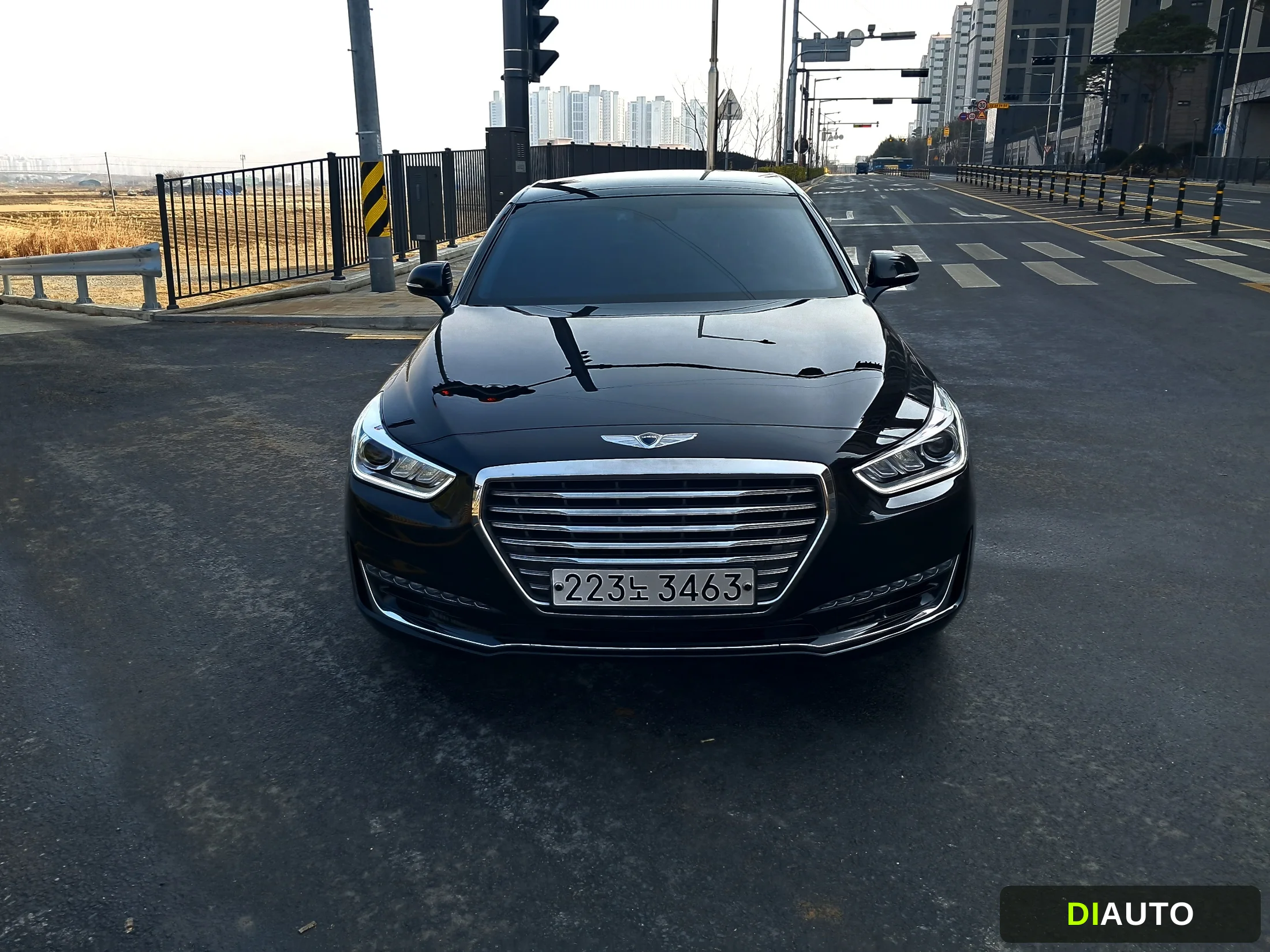 Genesis EQ900