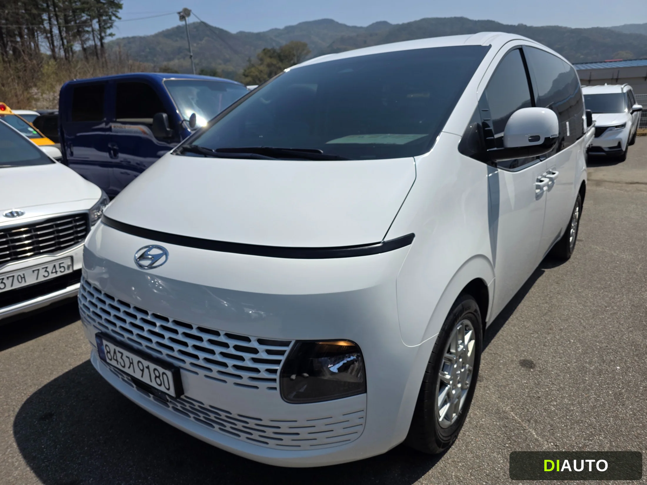 Hyundai Staria