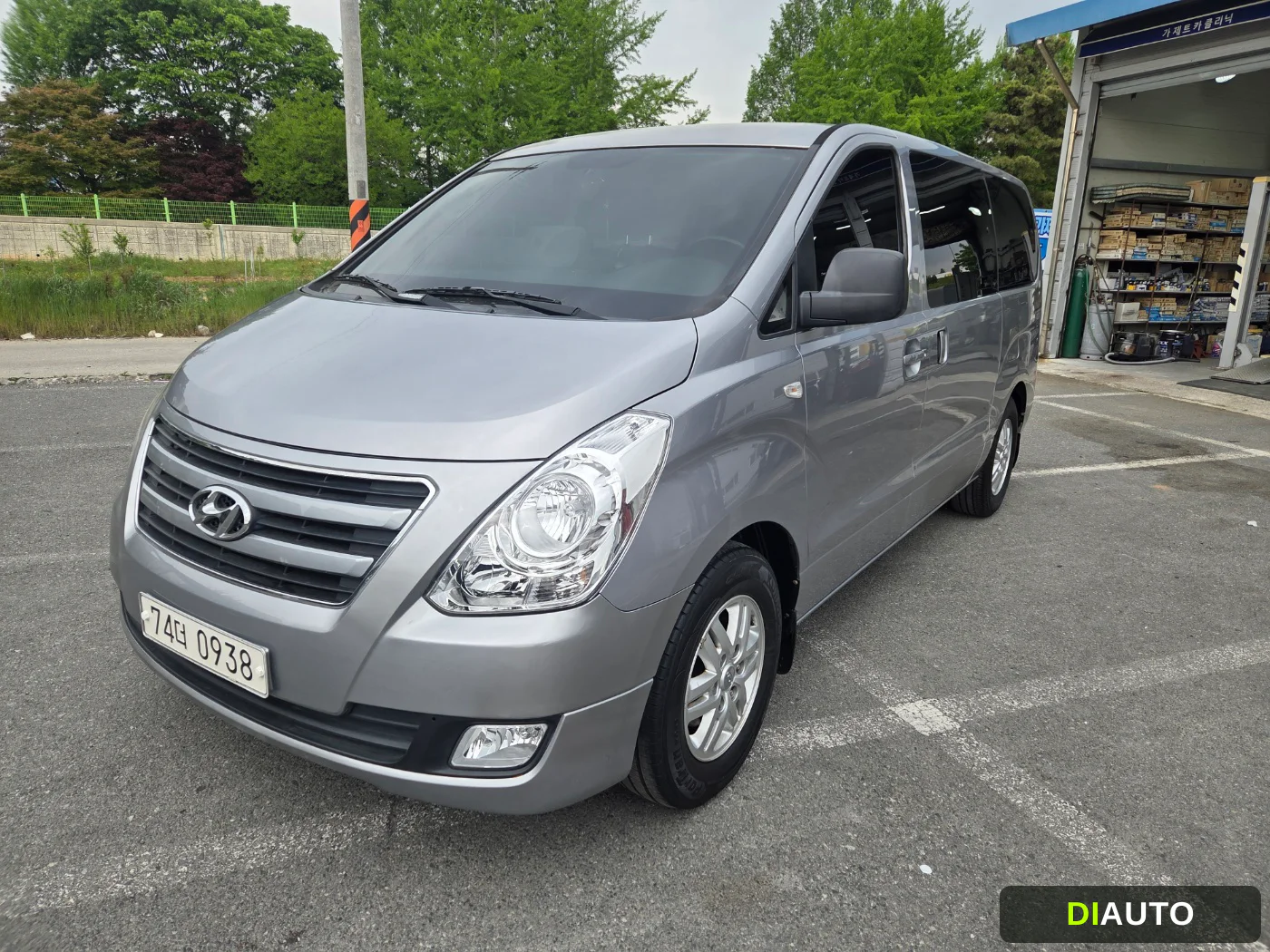 Hyundai Starex
