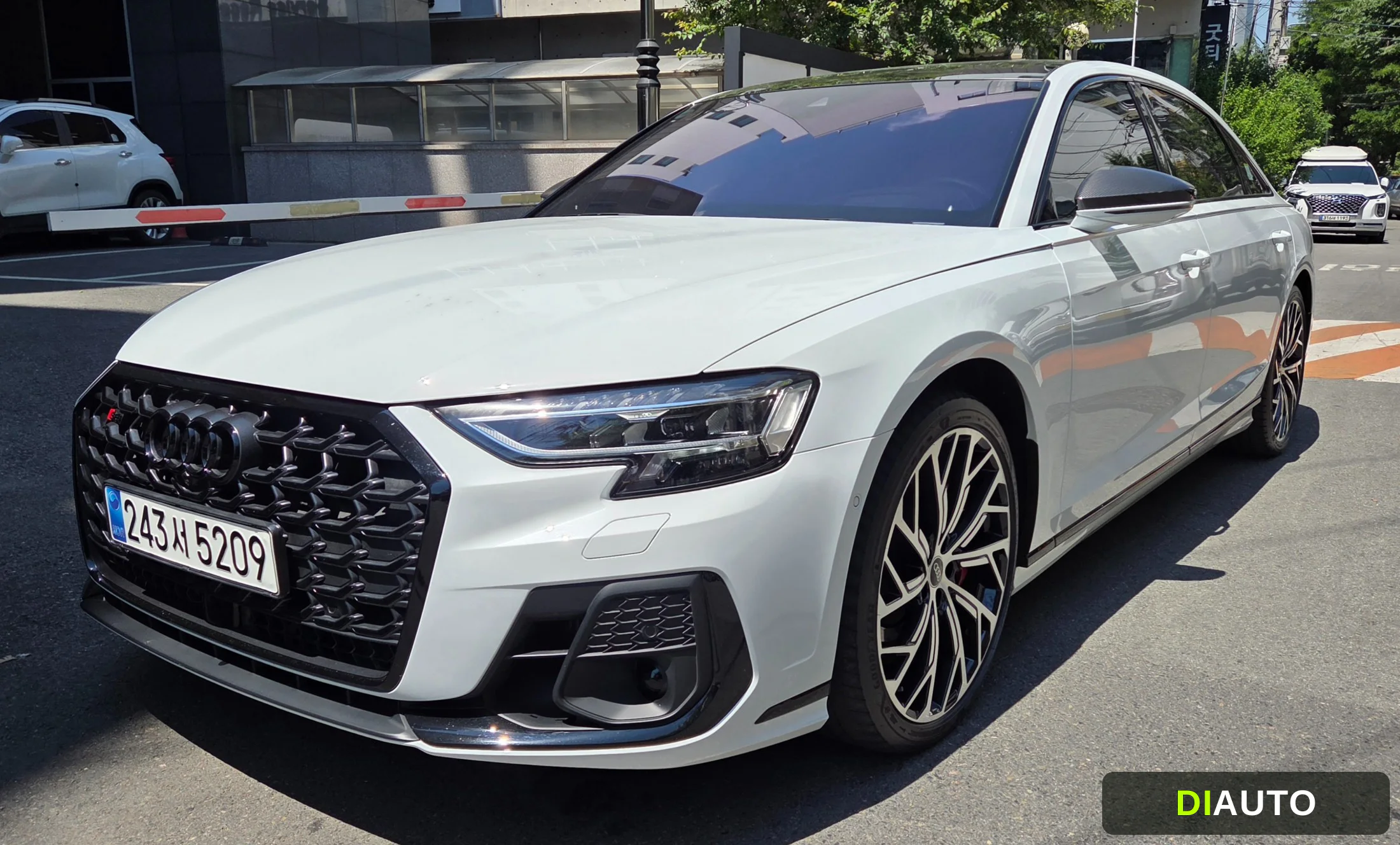 Audi S8