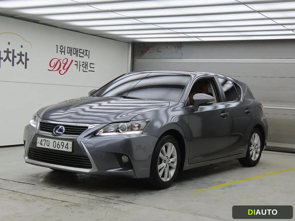 Lexus CT200h