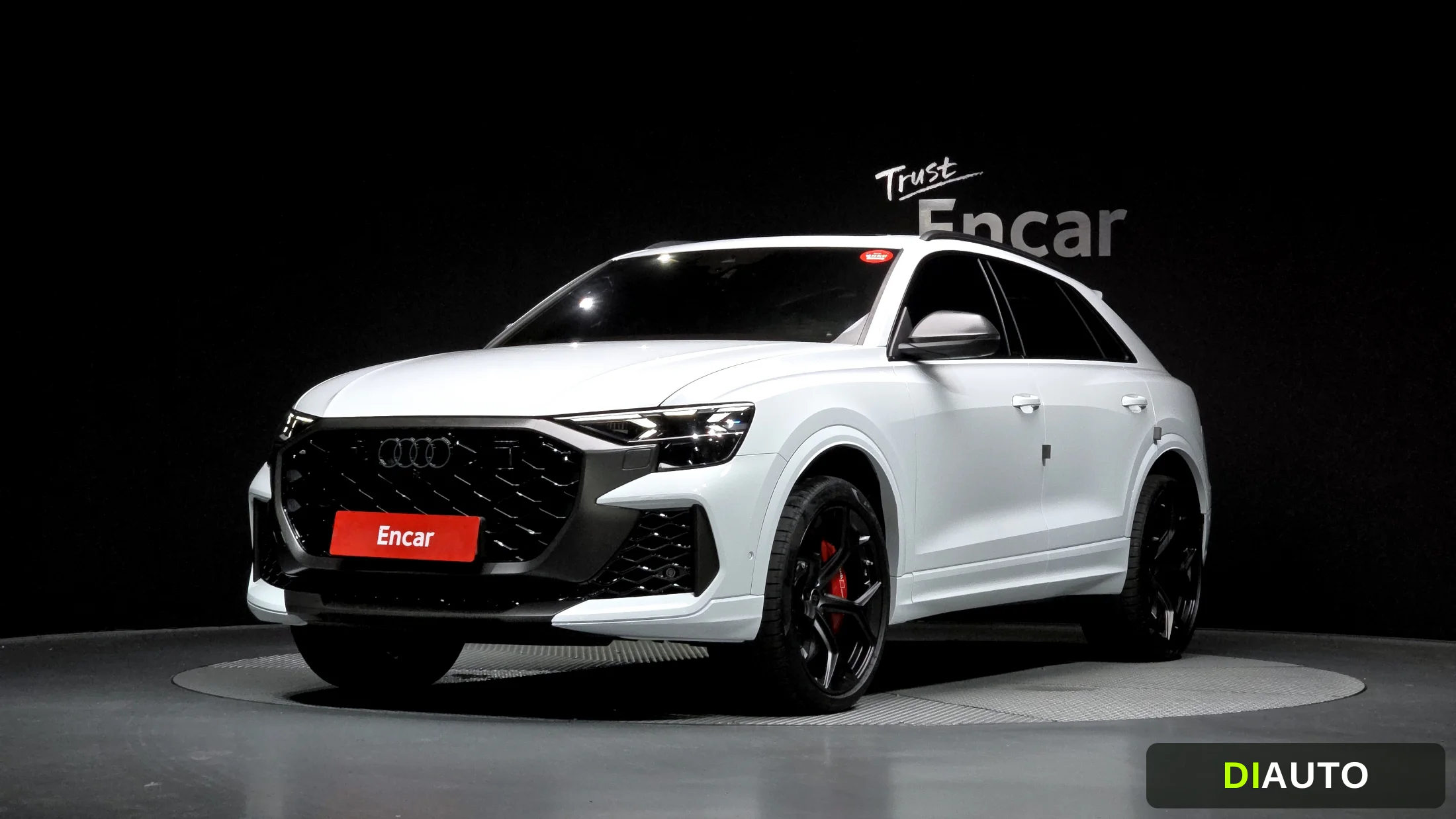 Audi RSQ8