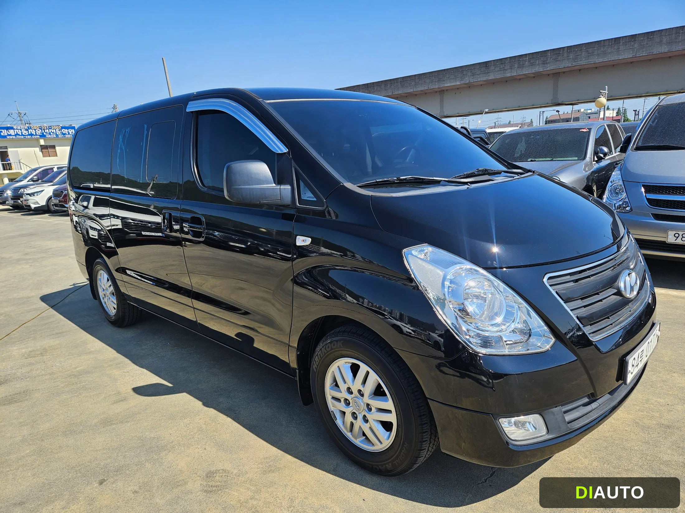 Hyundai Starex
