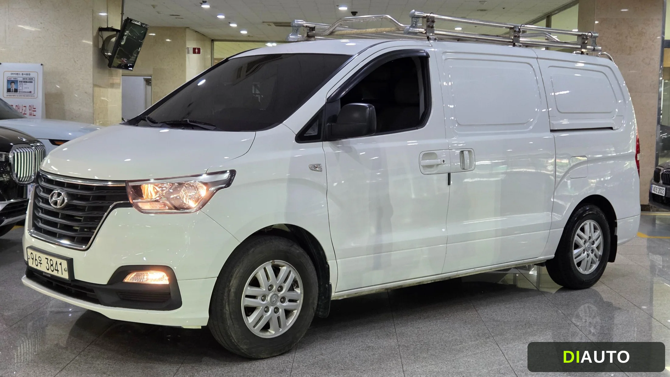 Hyundai Starex