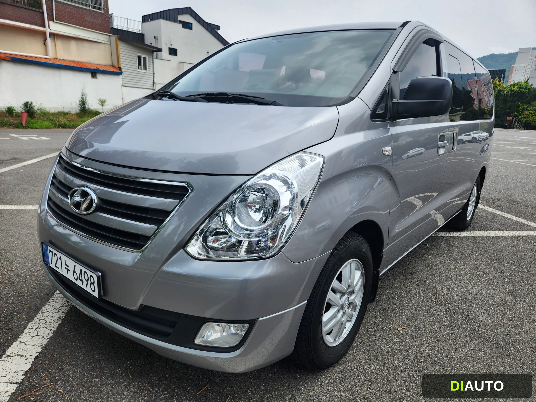 Hyundai Starex