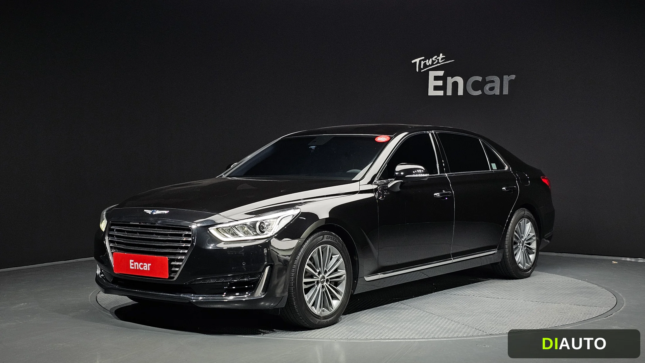Genesis EQ900