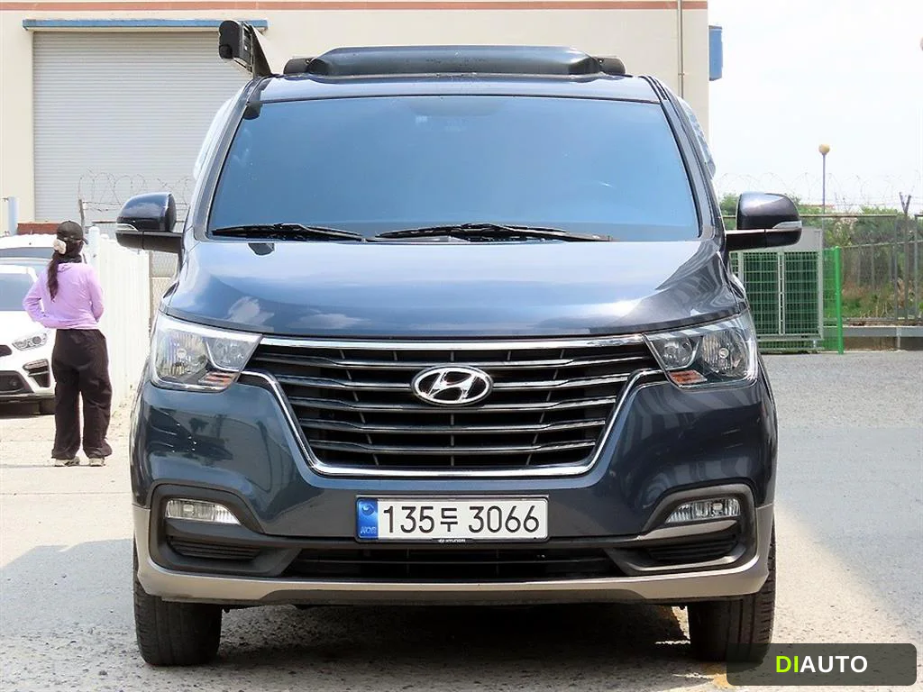 Hyundai Starex