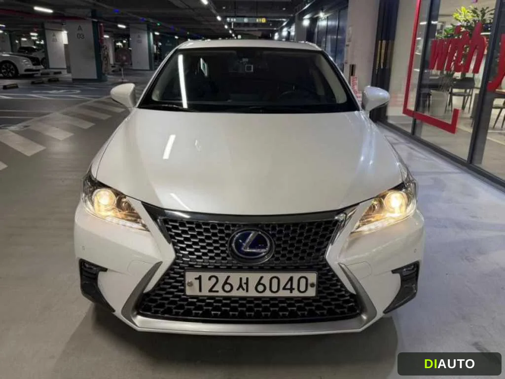 Lexus CT200h