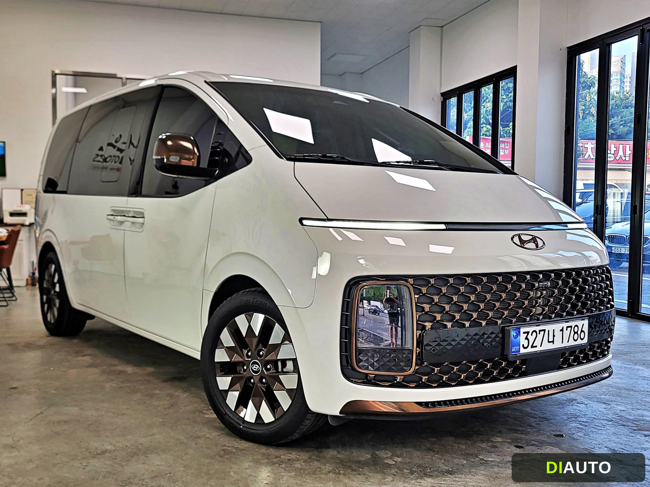 Hyundai Staria