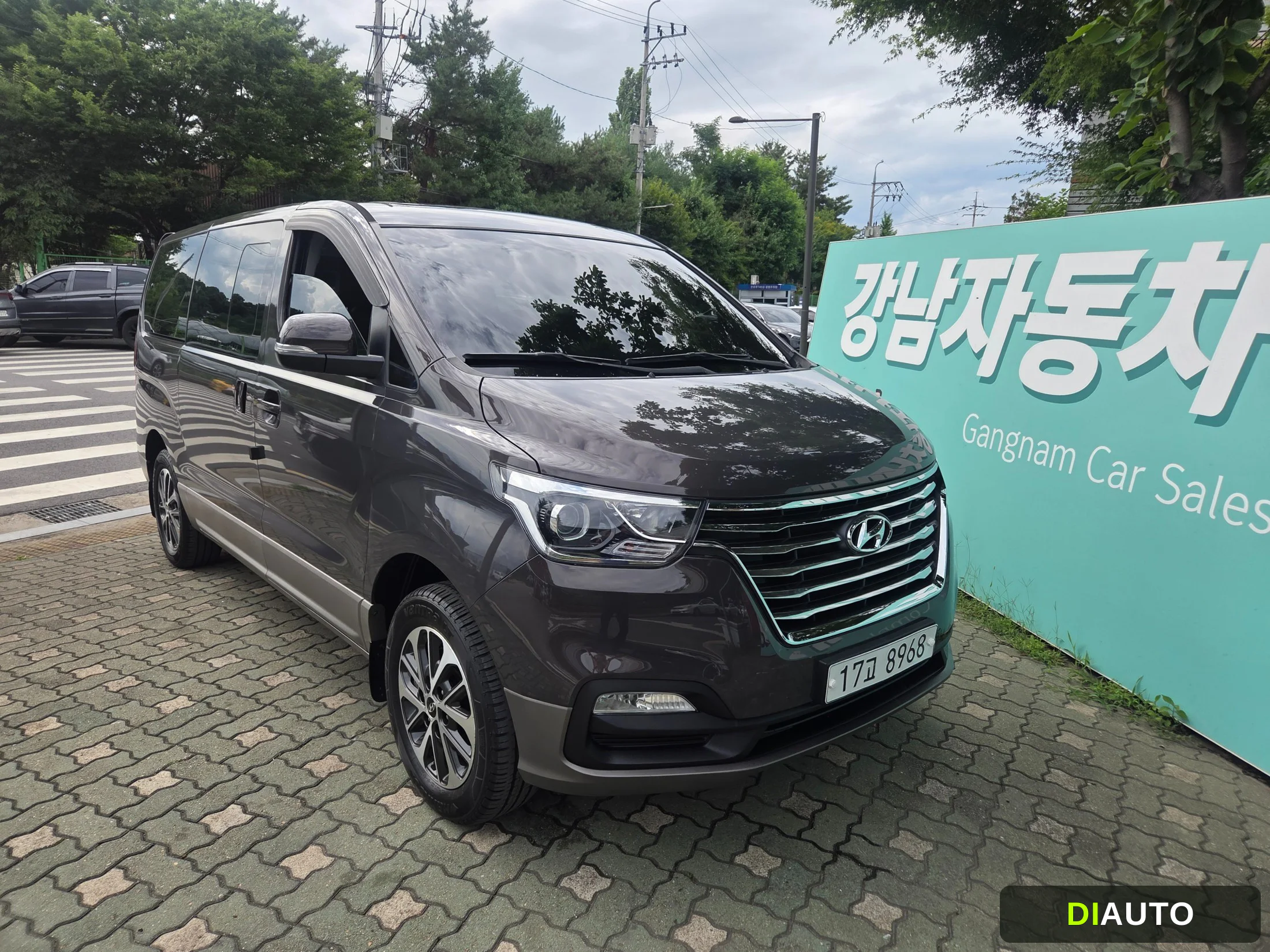 Hyundai Starex