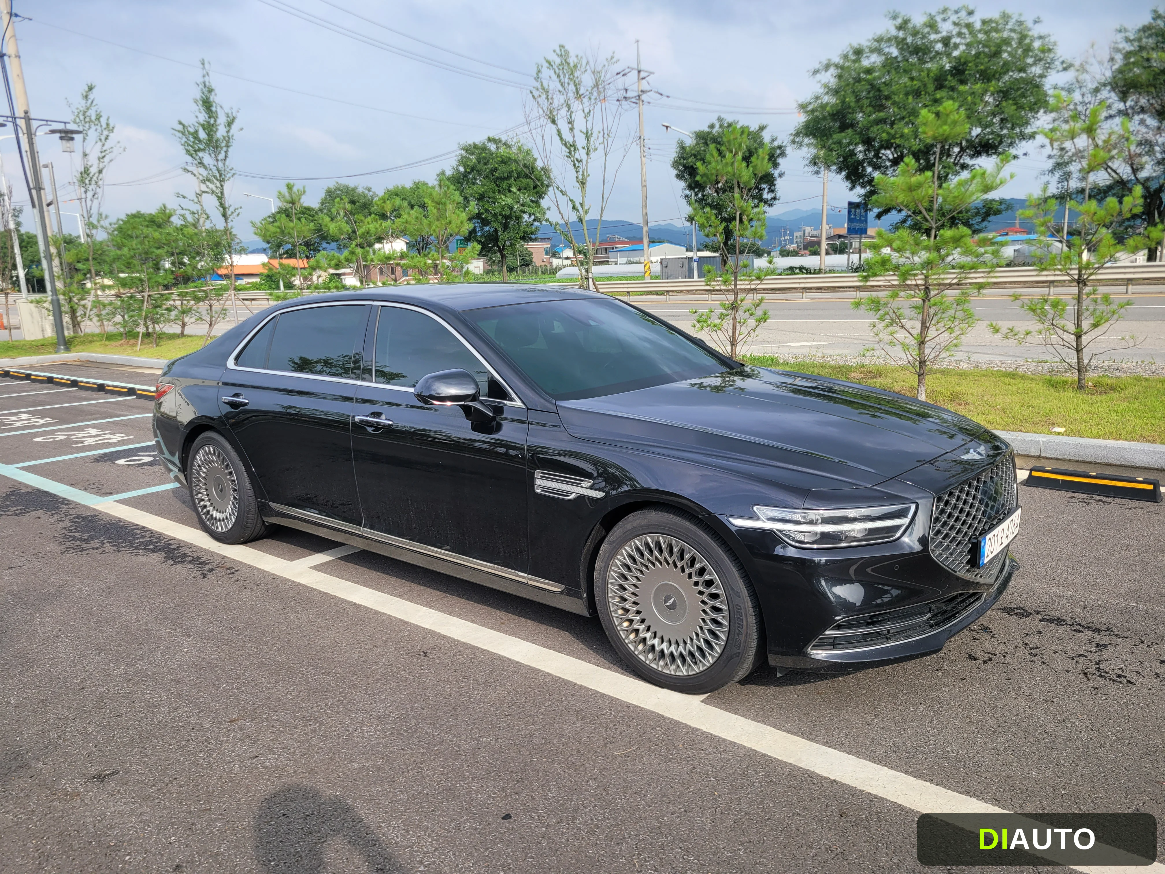 Genesis G90