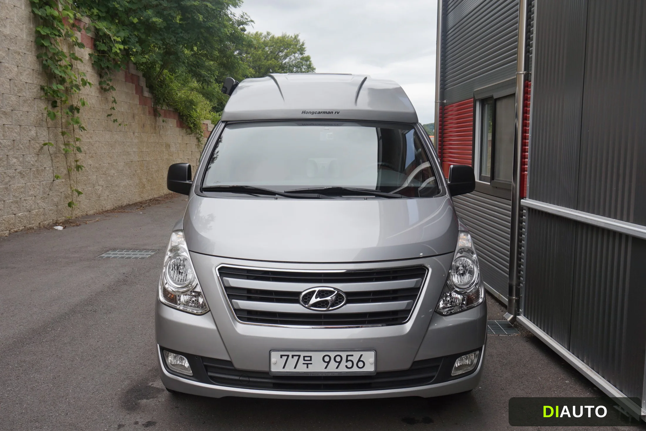 Hyundai Starex