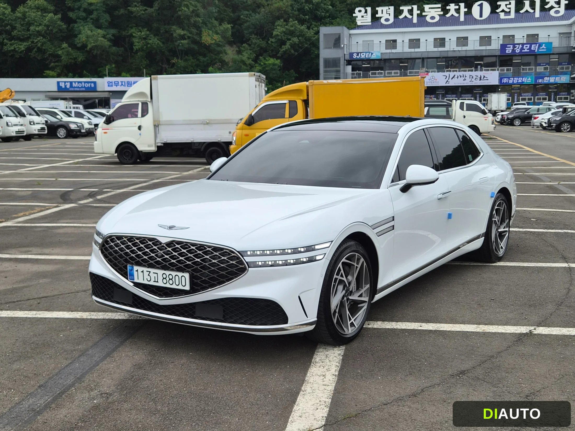 Genesis G90