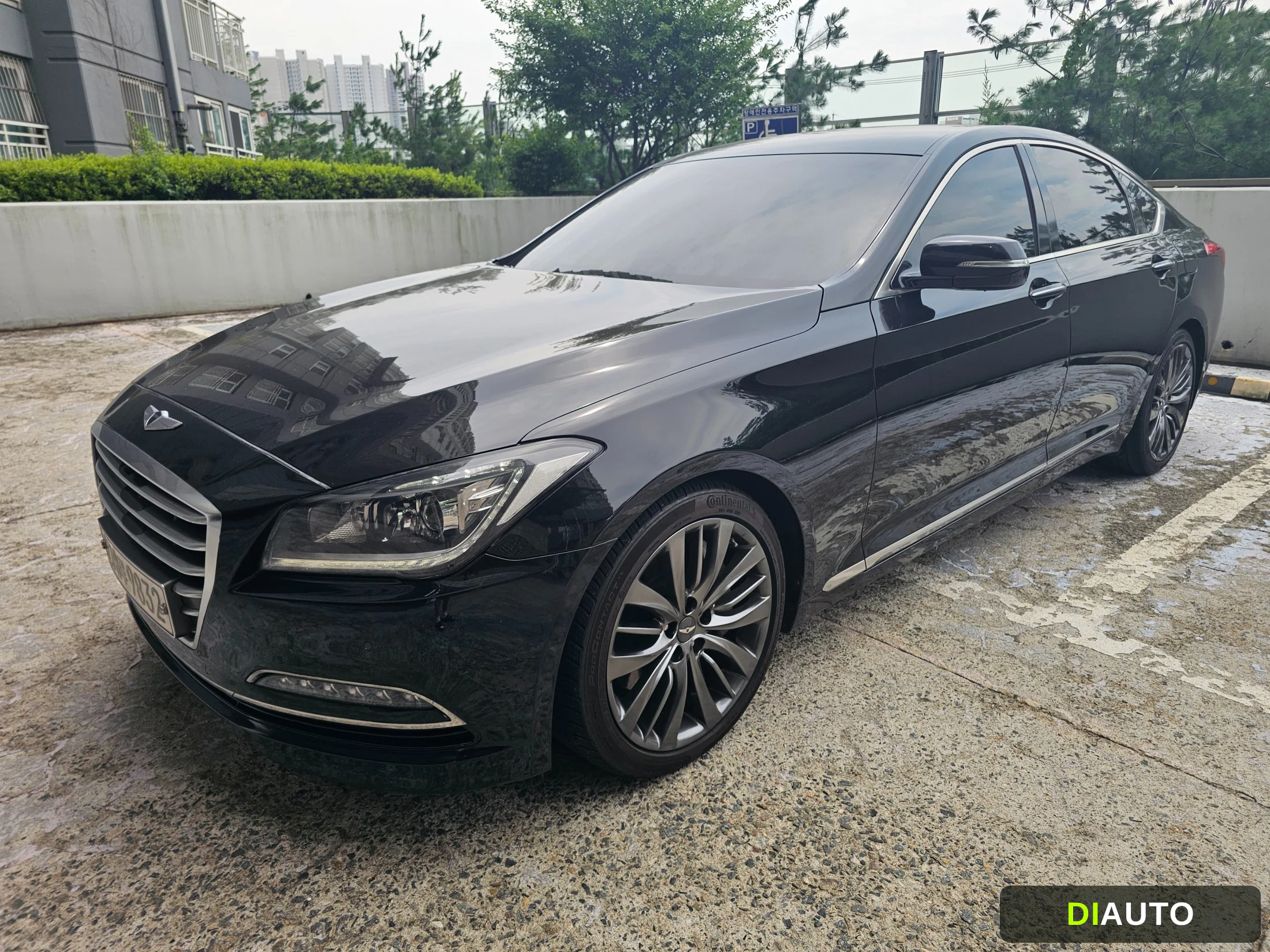Hyundai Genesis