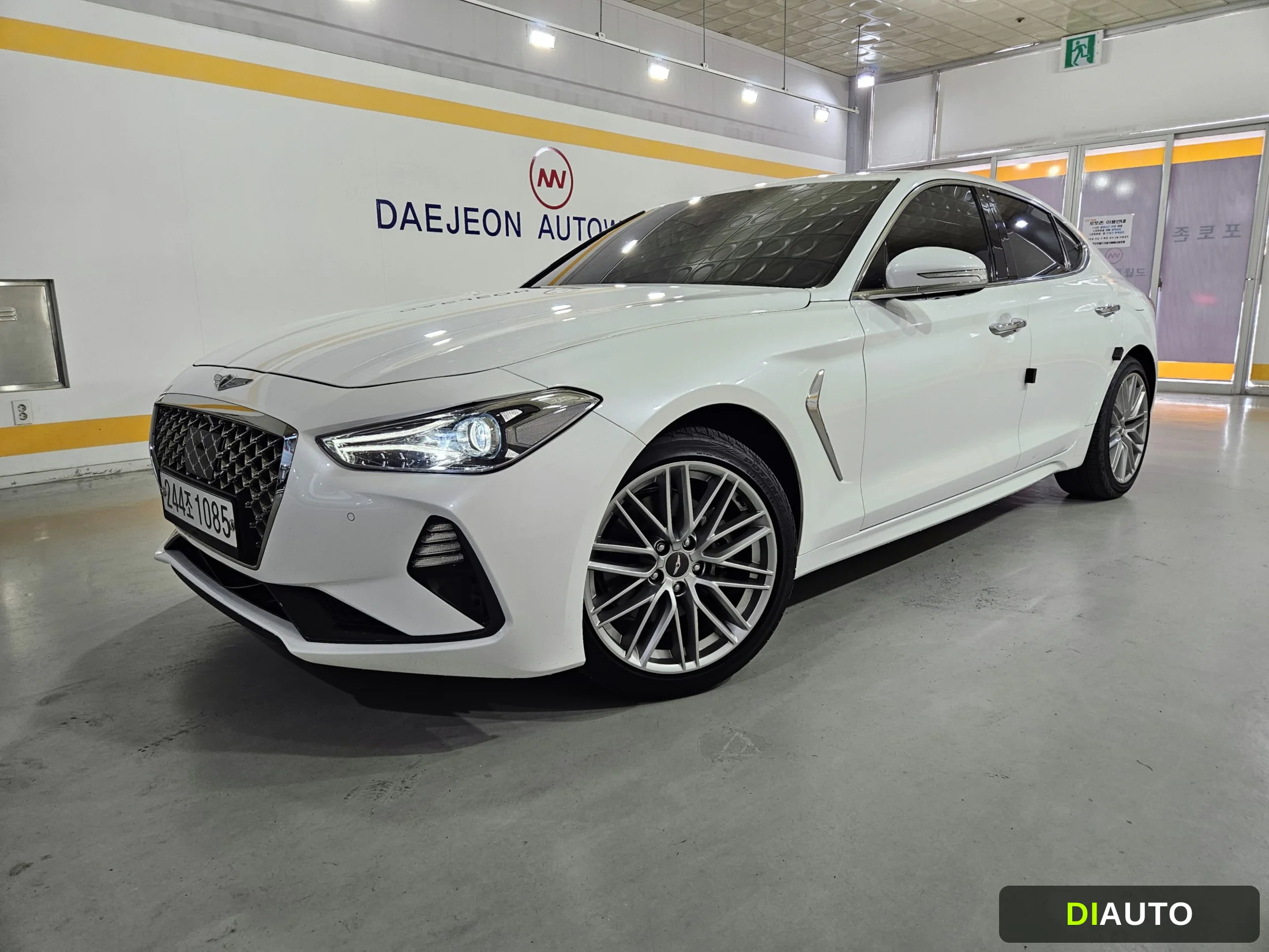 Genesis G70