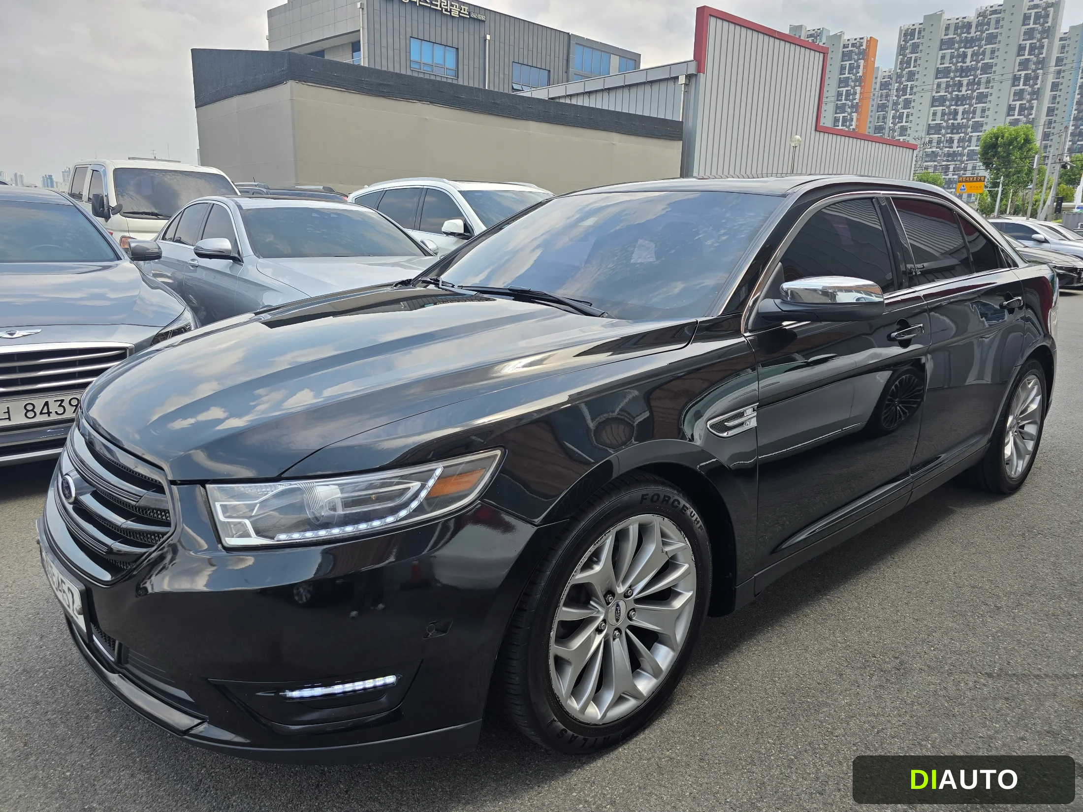 Ford Taurus