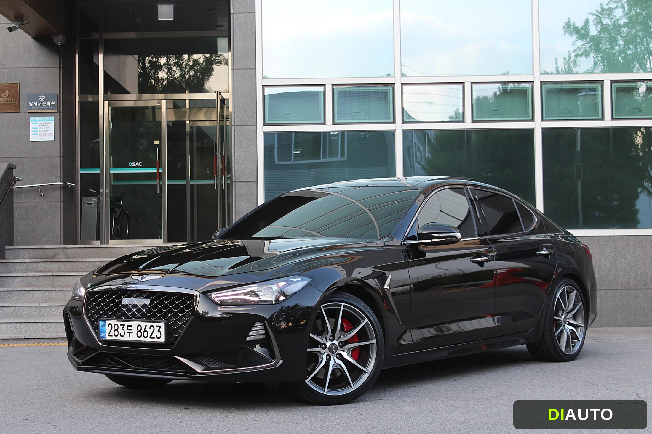 Genesis G70