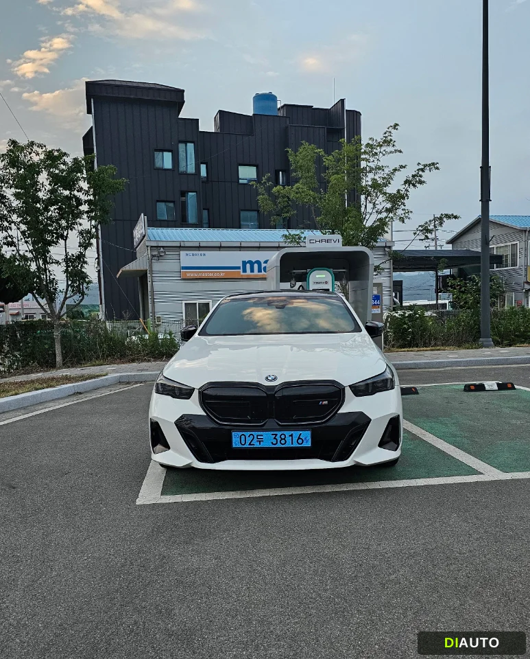 BMW i5